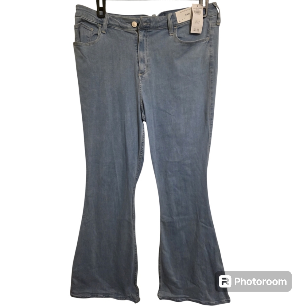 👖Holister Curvy High-Rise Light Wash Flare Jeans